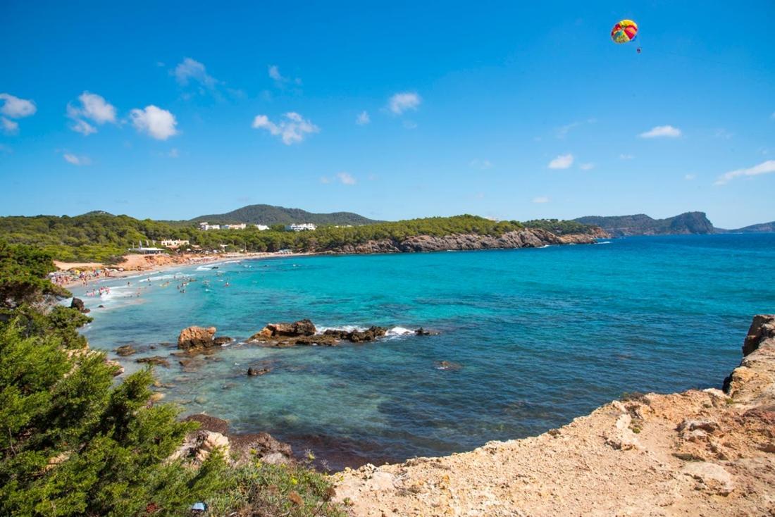 Camping Cala Nova Es Cana Exterior foto