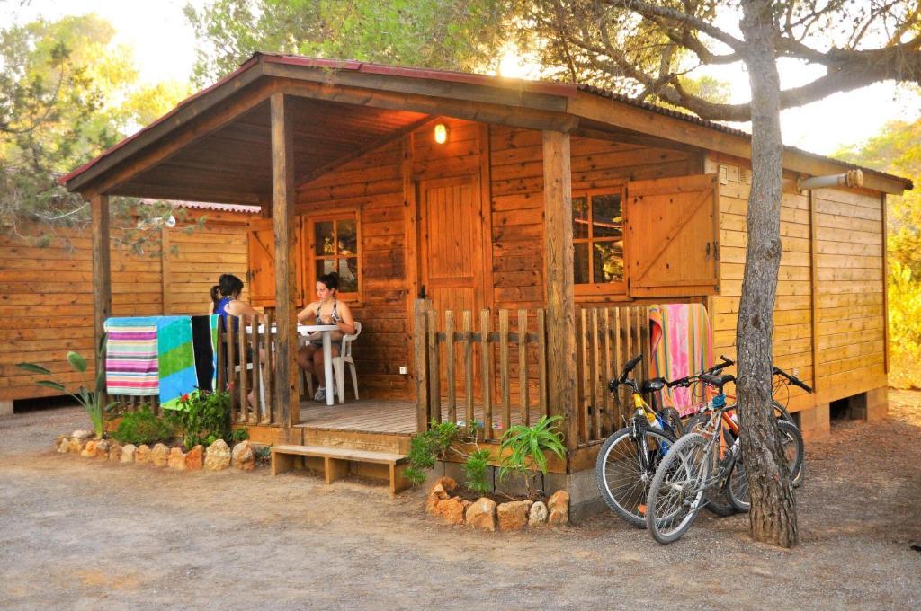 Camping Cala Nova Es Cana Habitación foto