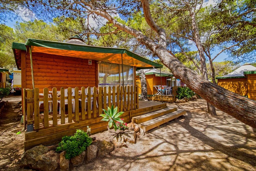 Camping Cala Nova Es Cana Exterior foto